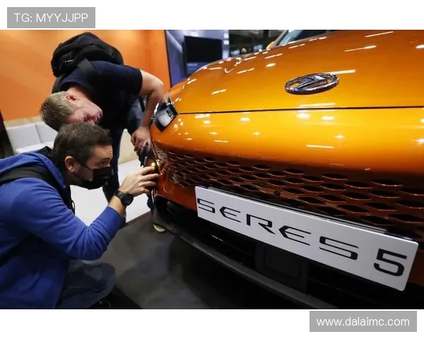 法国凡尔赛跑首迎中国品牌：特步领衔 “中国智造” 亮相凡尔赛